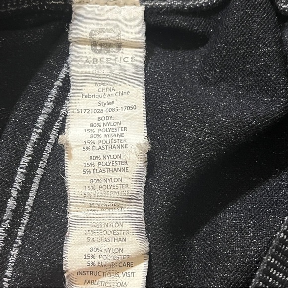 FABLETICS Women Cropped Capri Tight Leggings Seamless Black Gray Med/Large - Picture 3 of 10